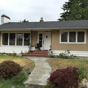 Guest house Oakridge, Vancouver